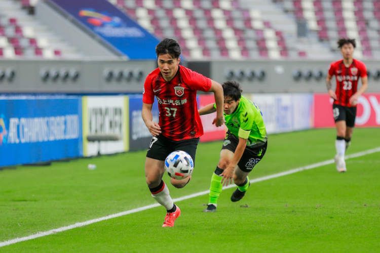 阿隆索率勒沃库森18胜1平轰64球 德甲力压拜仁领跑欧联杯小组赛H组第5轮，勒沃库森客场2-0击败赫根，迎来各项赛事14连胜，继续刷新队史纪录。